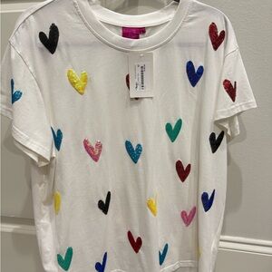 💛 NWT QUEEN OF SPARKLES White Tee with Multicolor Heart Accents
